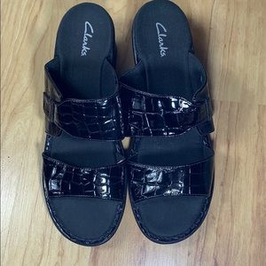 Clarks Black Leather Heeled Sandals Size 8M